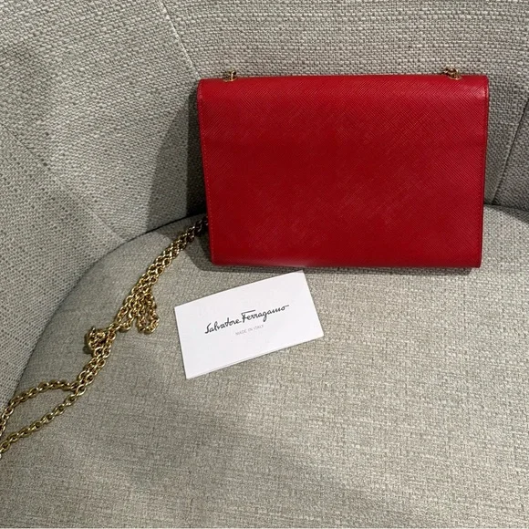 Salvatore Ferragamo Red Vera Bow Gold Chain Crossbody - Picture 4 of 10